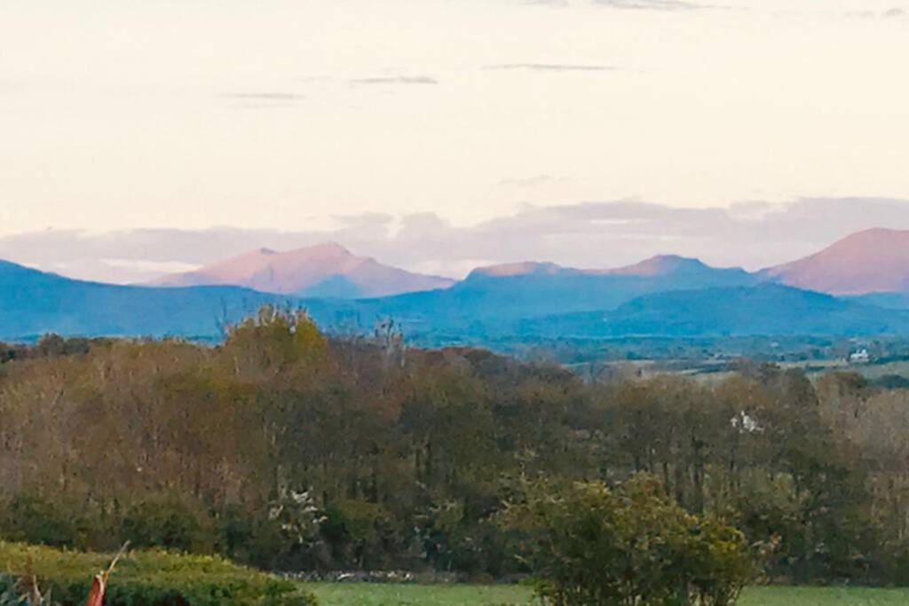 Вилла Snowdon Bay - North Wales - Stunning Llyn Peninsula Mountain & Ocean Views - Wilde Retreats Пулхели Экстерьер фото